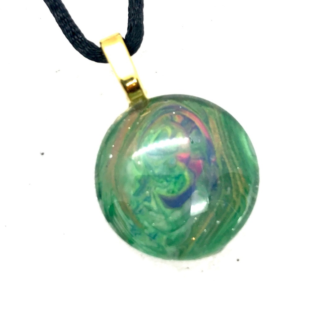 Handmade pendant with hand painted glass dome NSN round 20mm